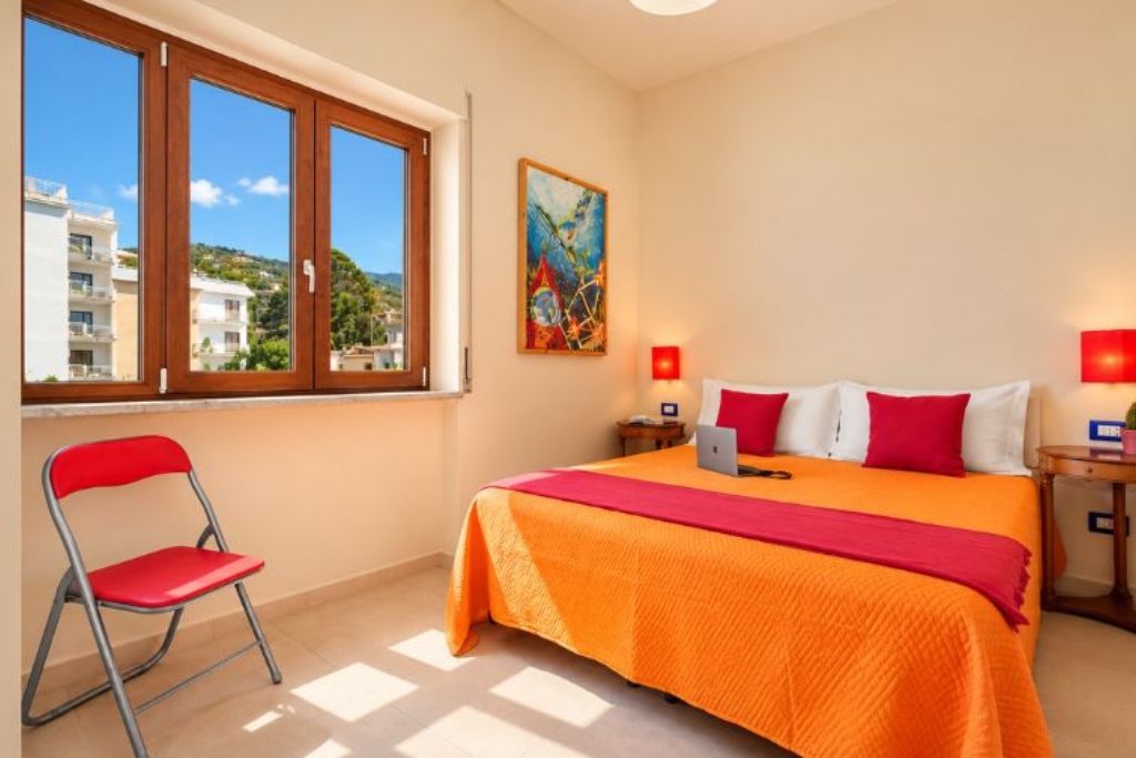 Casa Mia bedroom 1 casamia sorrentohouseexperience